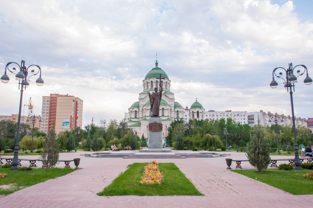 В Астрахани проезд на одной из центральных улиц закроют на месяц В Астрахани проезд на одной из центральных улиц закроют на месяц