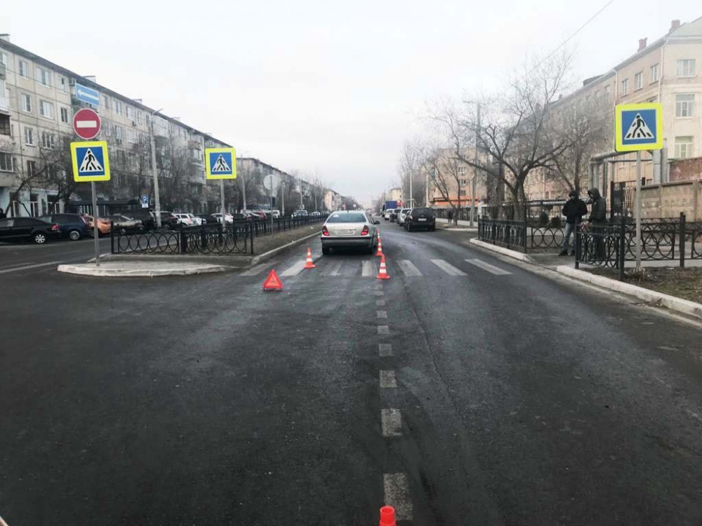 На оживлённой улице в Астрахани сбили 14-летнюю девочку На оживлённой улице в Астрахани сбили 14-летнюю девочку