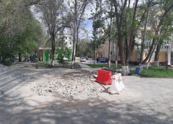 Дети подвергаются опасности у астраханского центра творчества Дети подвергаются опасности у астраханского центра творчества