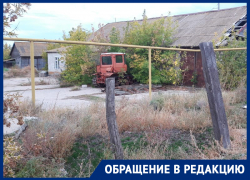 Жителей пугает заброшенная улица в астраханском селе Жителей пугает заброшенная улица в астраханском селе
