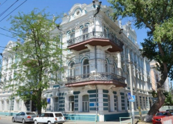 Более тысячи астраханских студентов могут не получить дипломы Более тысячи астраханских студентов могут не получить дипломы