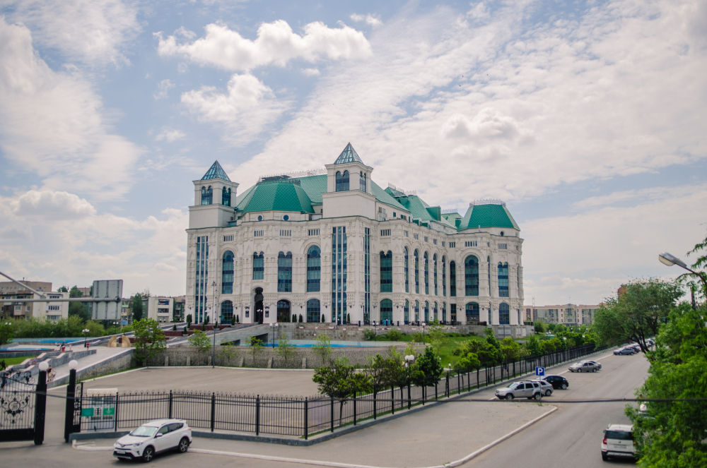 Астраханский театр оперы и балета покажет онлайн-трансляцию концертов, посвященных празднику великой Победы