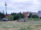 Городские власти избавляют Астрахань от сорной растительности  