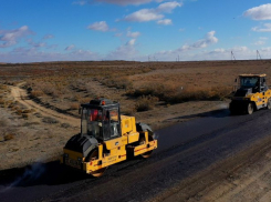 В Астраханской области ремонтируют четыре дороги по контракту жизненного цикла 