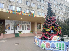 Астраханские врачи поставили на ноги девочку, упавшую с девятого этажа