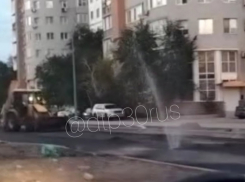 «Работа на результат»: астраханцев удивил фонтан на одной из улиц города