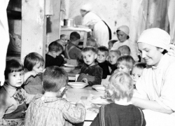 "Мама наливала мне стакан молока и давала два-три ломтика хлеба": почетный гражданин Астрахани о жизни во время войны