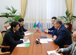 Глава Астраханского региона обсудил с консулом Туркменистана основные вопросы сотрудничества