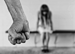 Астраханца осудили за изнасилование девушки