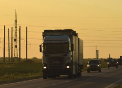 Астраханцев избавят от шума и выхлопов грузовиков