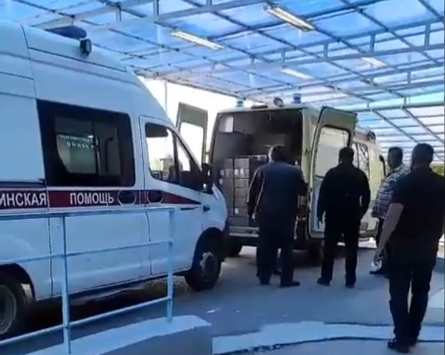 В Астрахани водитель реанимобиля не пускал скорую с пациентами в больницу