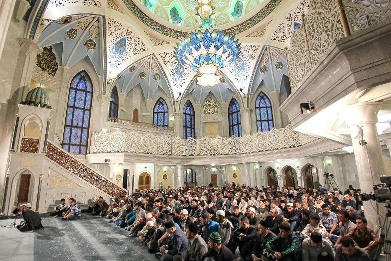 Мусульмане Астраханской области отмечают священный праздник Ураза-байрам