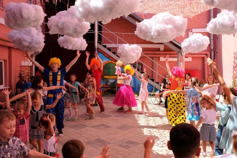 Театр кукол порадует маленьких астраханцев представлениями на свежем воздухе