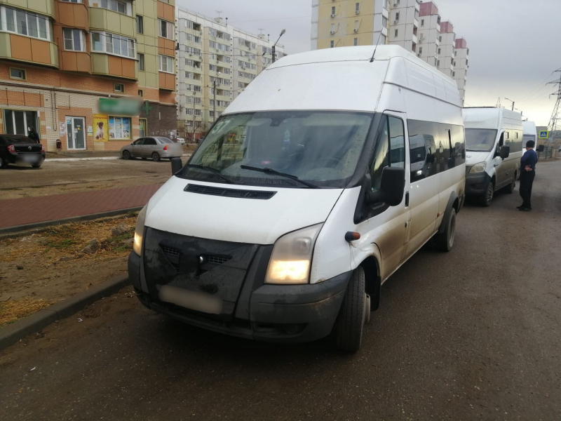 Полиция поймала водителя, проехавшегося по аллее в Астрахани