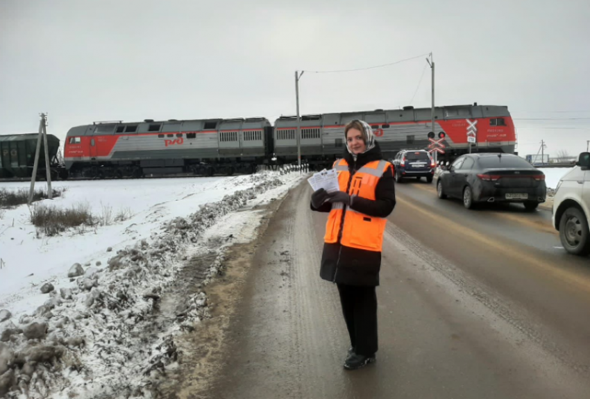 главная дорога жд. жд рельсы. развязка железнодорожных путей. железная дорога сбоку рельсы. железная дорога в подмосковье.