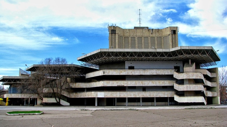 Театр аркадия астрахань. Парк Аркадия Астрахань. Музыкальный театр Астрахань.